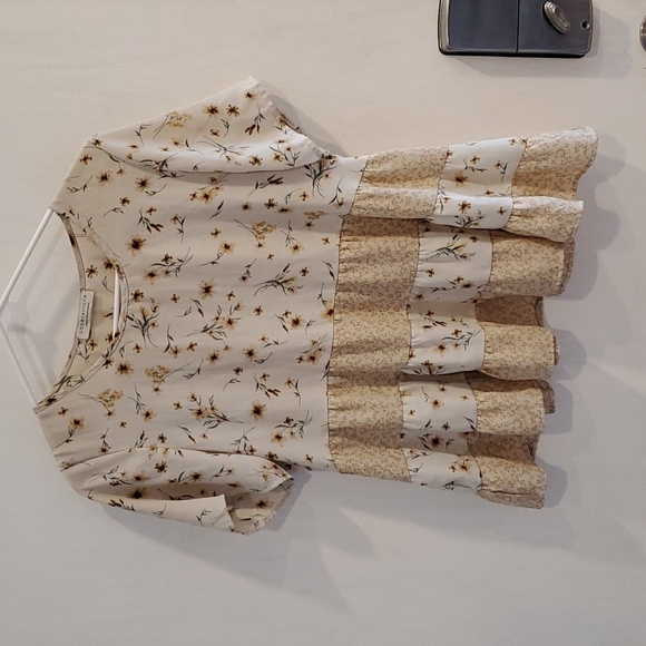 Paper Crane Cottagecore Neutral Tan Beige Yellow Floral Print Tiered Top M - Picture 3 of 4